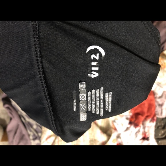 Zyia light and tight strappy bra - Picture 2 of 3